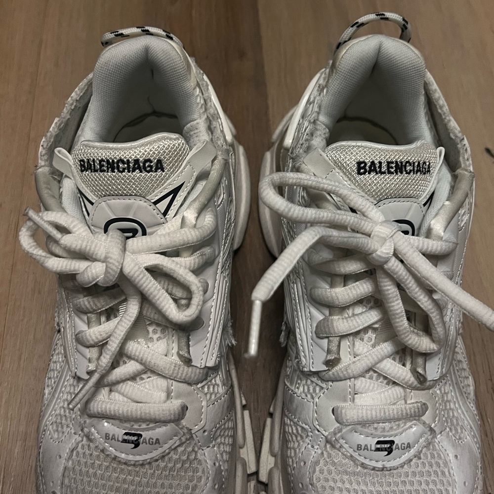 Balenciaga Runner Sneaker Triple White - Picture 3 of 7
